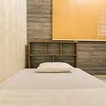 Spot On 768 Lantern Food & Hostel