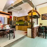 Spot On 768 Lantern Food & Hostel