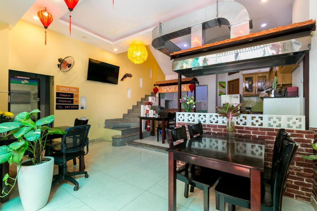 Spot On 768 Lantern Food & Hostel